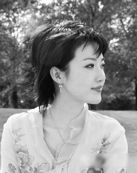 【曝光】泰國(guó)美女總理英拉私房照【2】