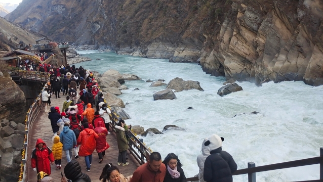 【香格里拉歡迎您】虎跳峽景區(qū)人氣旺