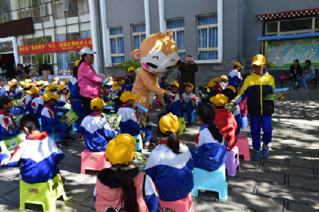 “愛鳥周”宣傳走進(jìn)校園