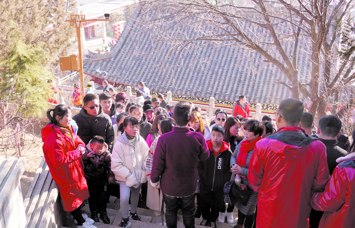 香格里拉迎來假期旅游高峰后的又一個旅游高潮