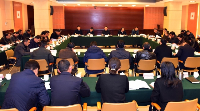 州委理論學(xué)習(xí)中心組舉行第十次集中學(xué)習(xí)
