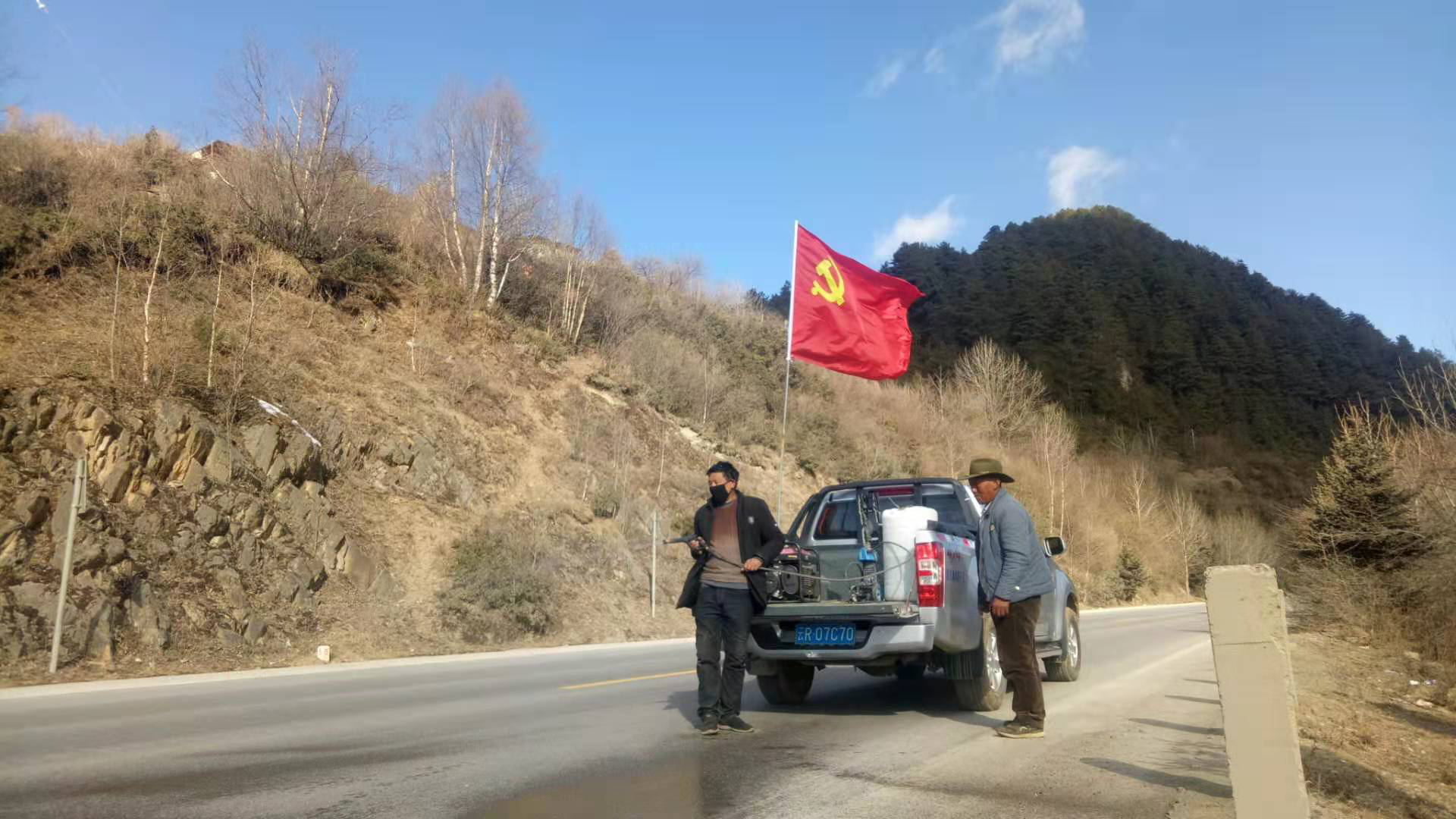 小中甸鎮(zhèn)基層黨員積極投身防控疫情