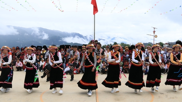 點燃感恩火把 慶祝建黨百年