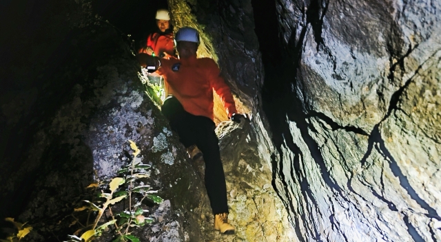 德欽縣消防救援大隊星夜?fàn)I救被困驢友