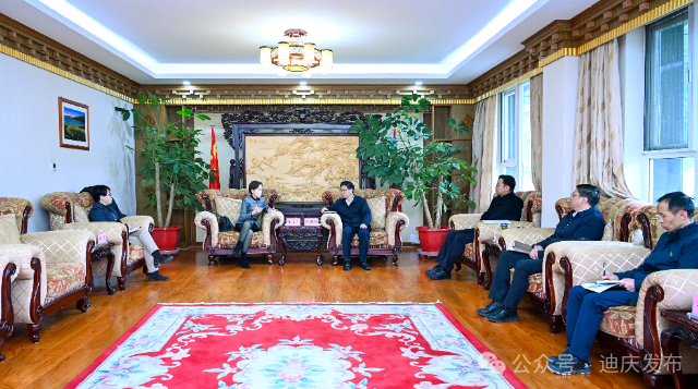羅朝峰與上海羿鵬交通科技集團(tuán)董事長(zhǎng)施遠(yuǎn)非會(huì)面